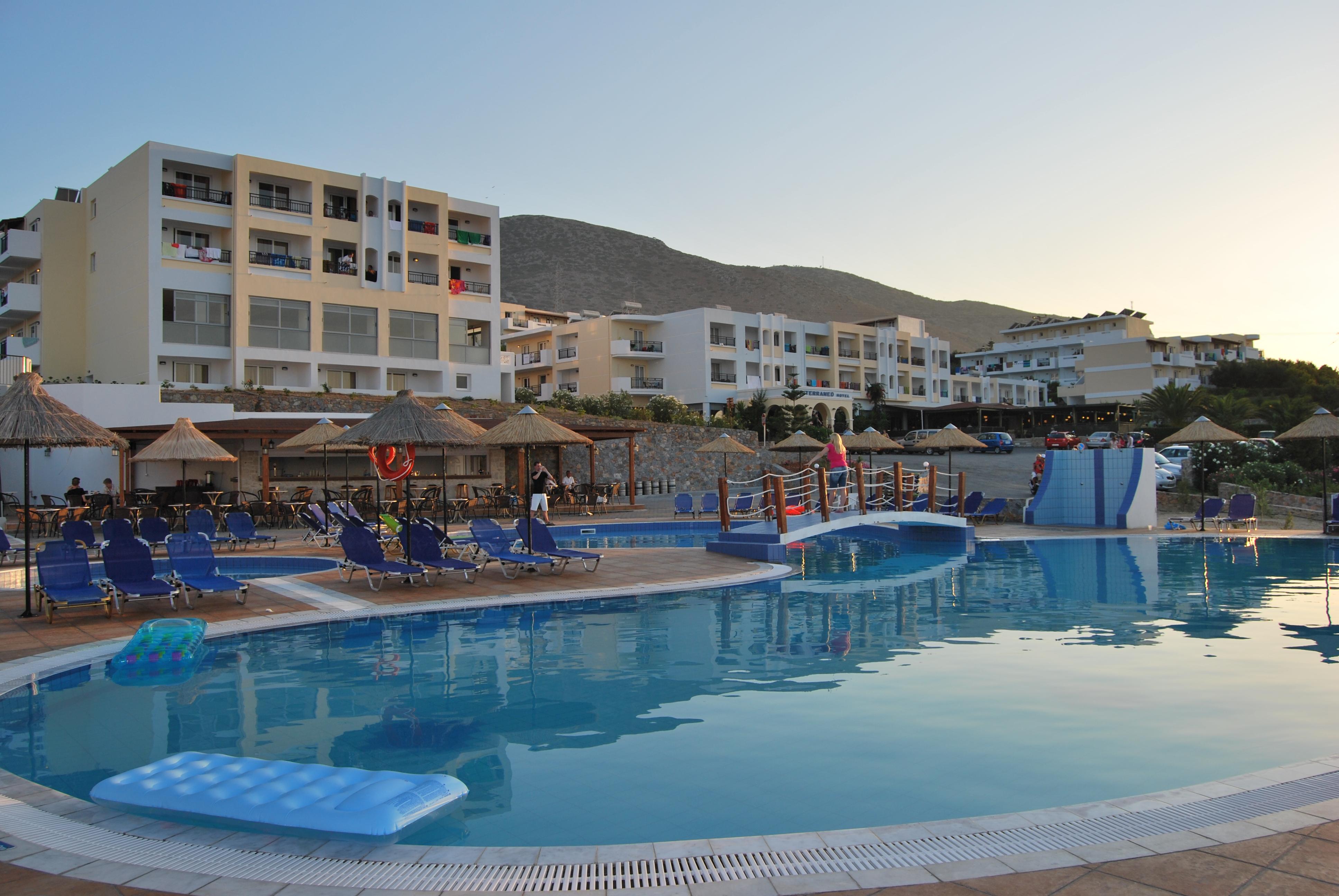 Mediterraneo Hotel Херсониссос Экстерьер фото