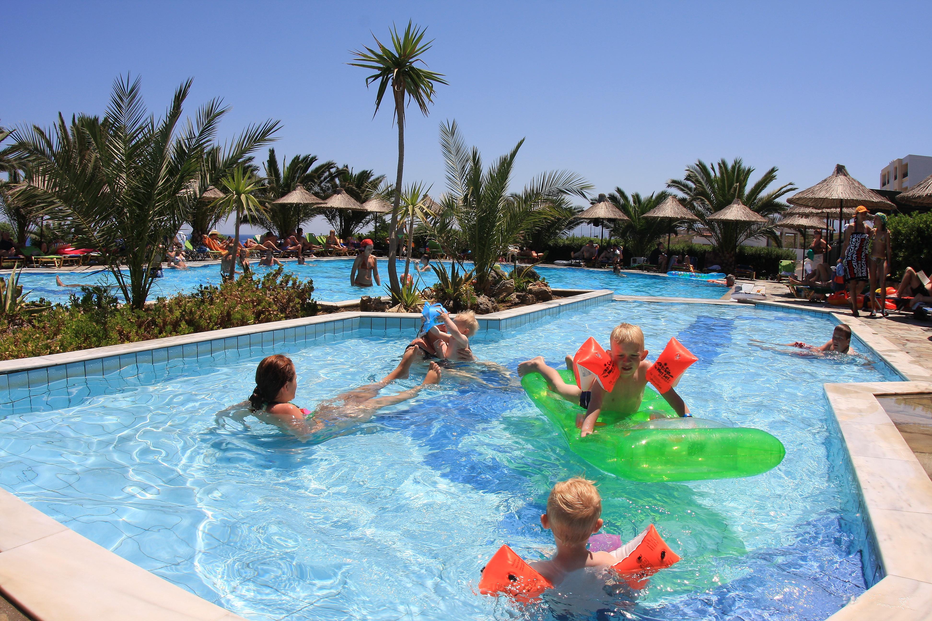Mediterraneo Hotel Херсониссос Экстерьер фото