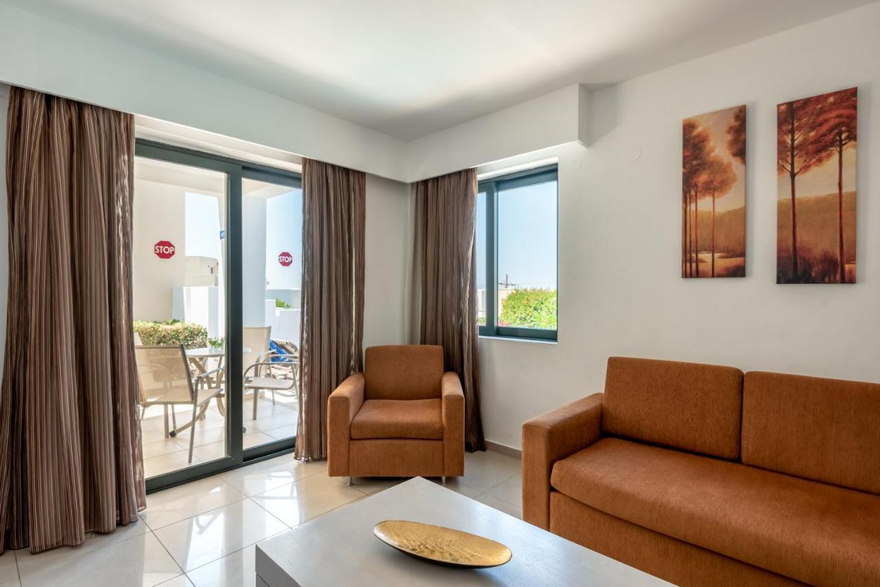 Mediterraneo Hotel Херсониссос Экстерьер фото