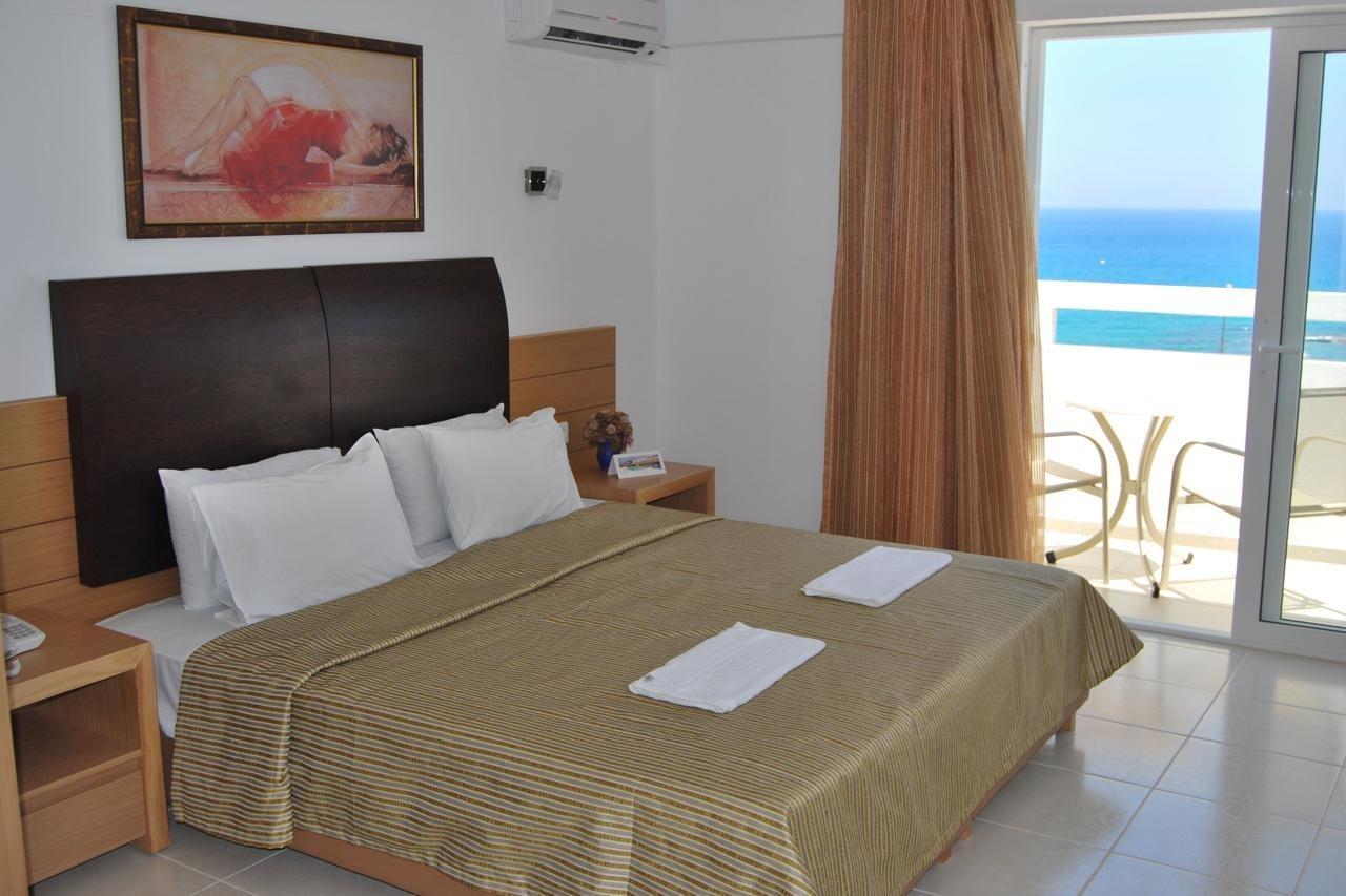 Mediterraneo Hotel Херсониссос Экстерьер фото