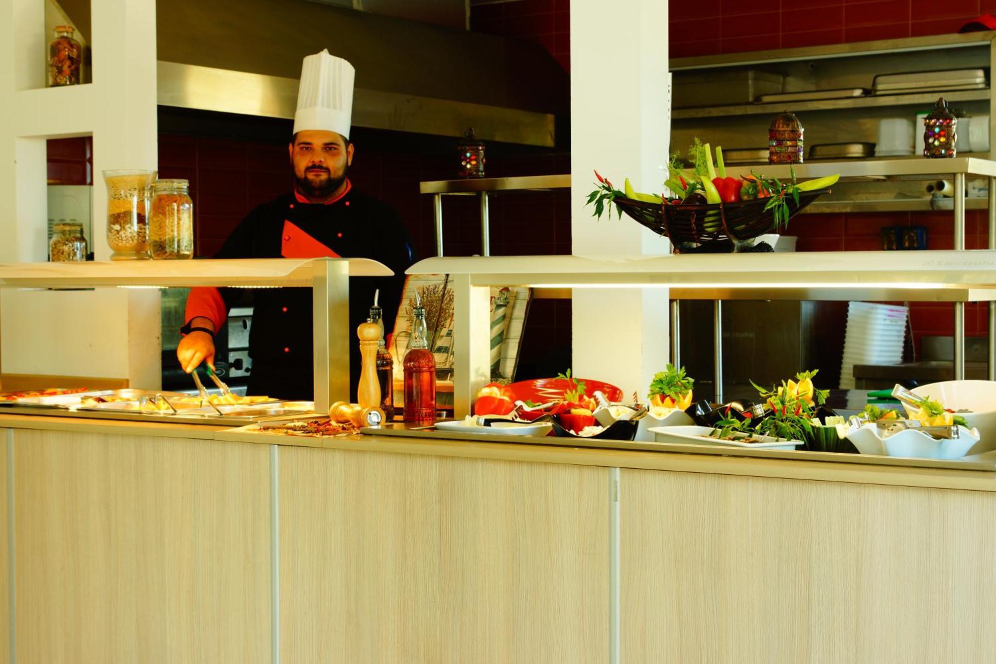 Mediterraneo Hotel Херсониссос Экстерьер фото