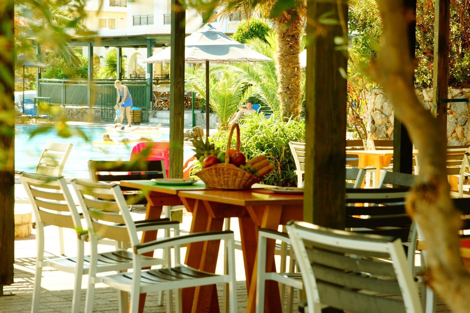Mediterraneo Hotel Херсониссос Экстерьер фото