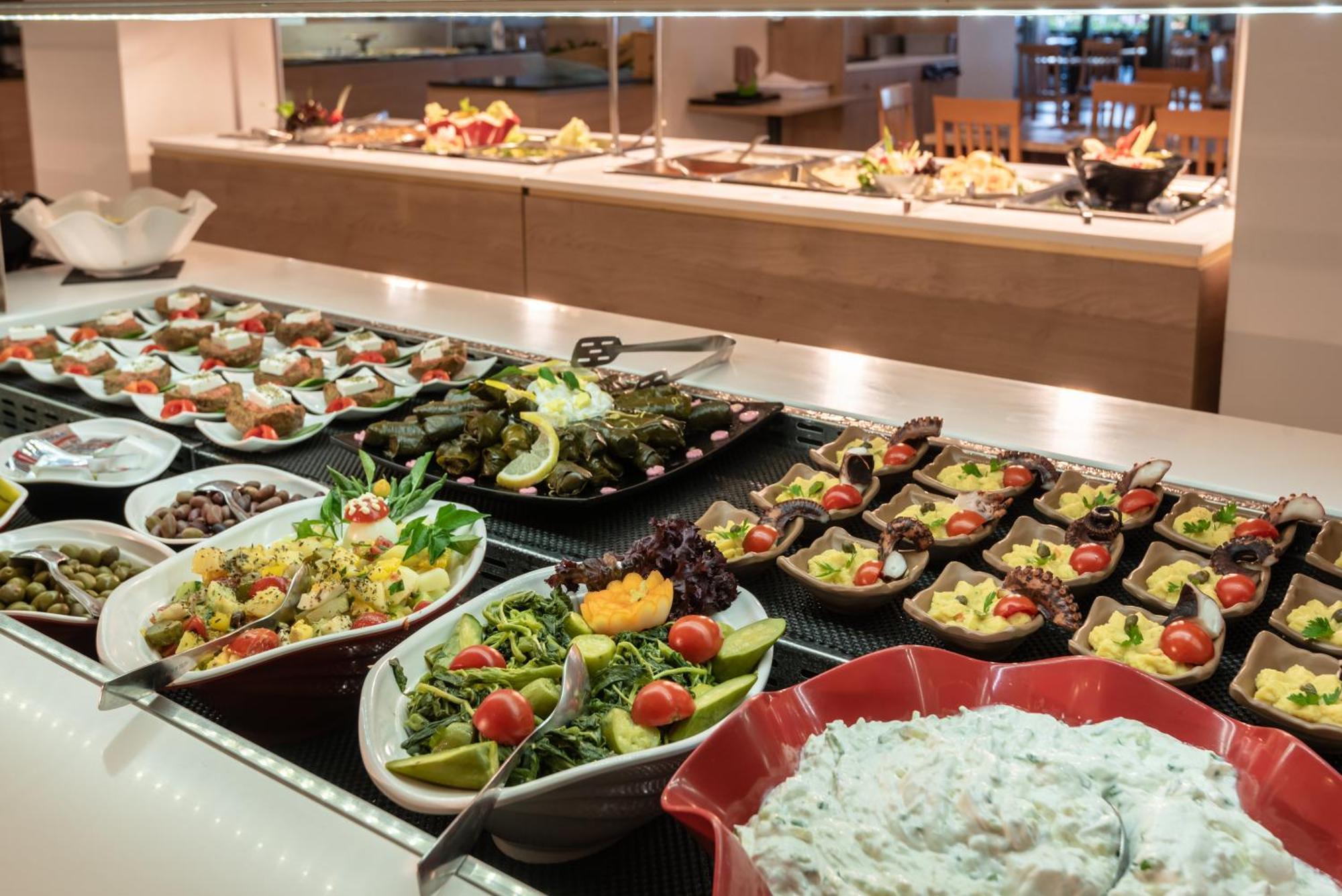 Mediterraneo Hotel Херсониссос Экстерьер фото