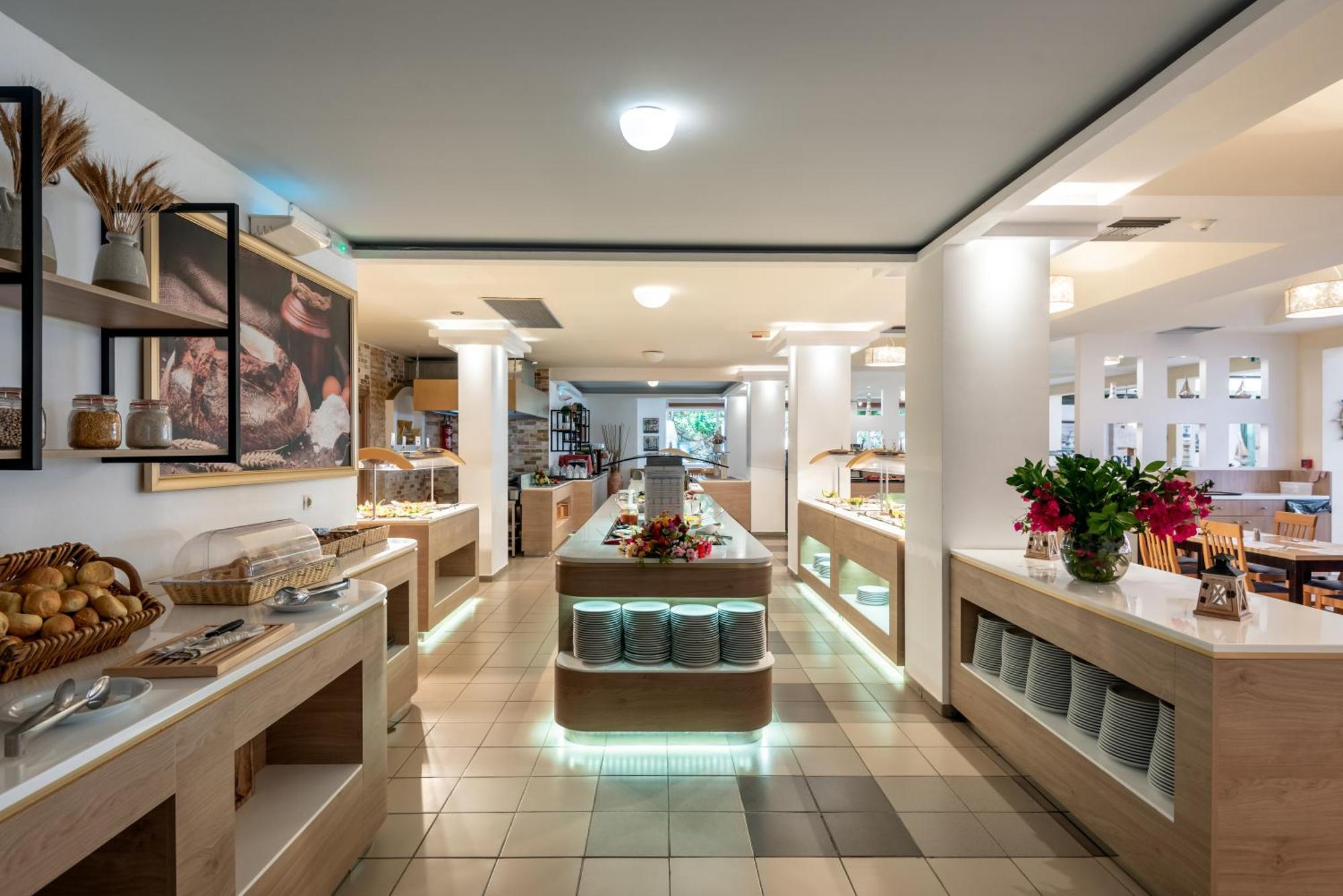 Mediterraneo Hotel Херсониссос Экстерьер фото
