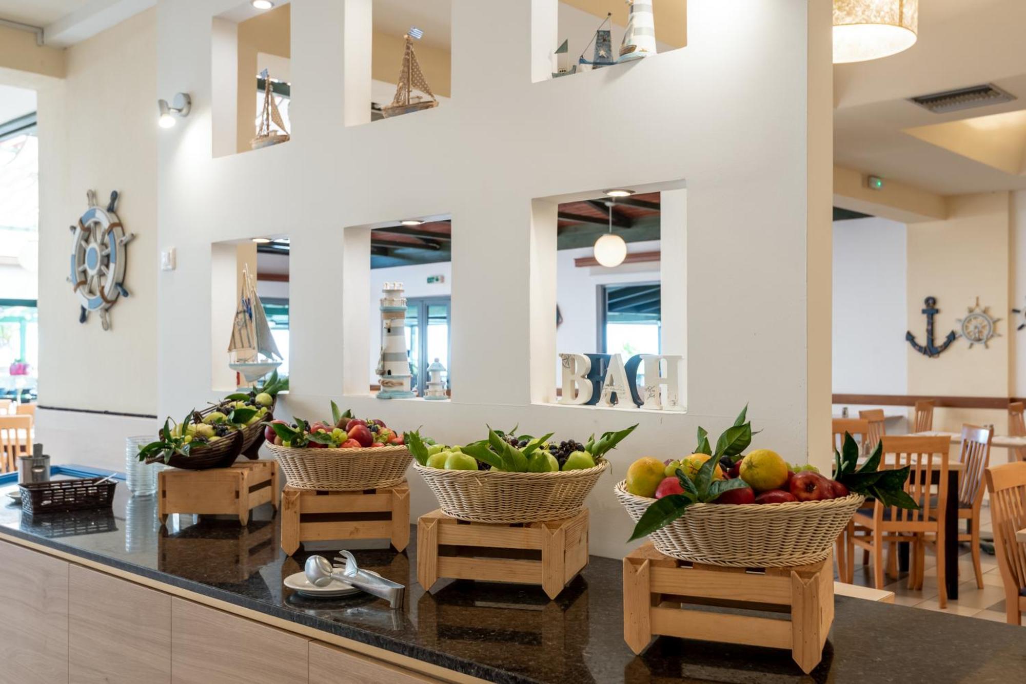 Mediterraneo Hotel Херсониссос Экстерьер фото